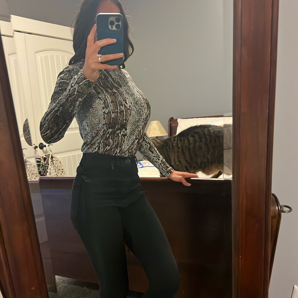 Long sleeve snake skin turtle neck